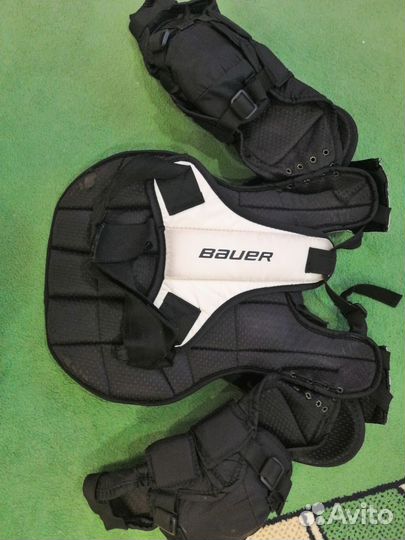 Хоккейные шорты, нагрудник, блин, ловушка, коньки