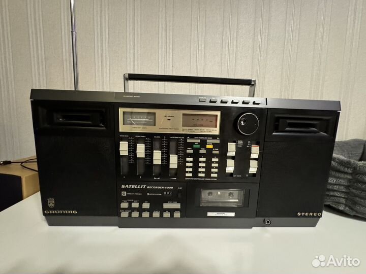 Винтажная магнитола grundig