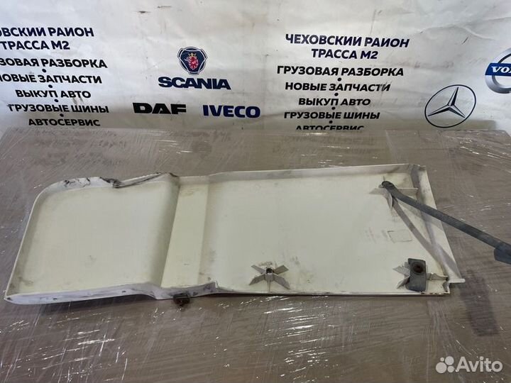 Спойлер верхний правый Daf Xf 105 MX 2009