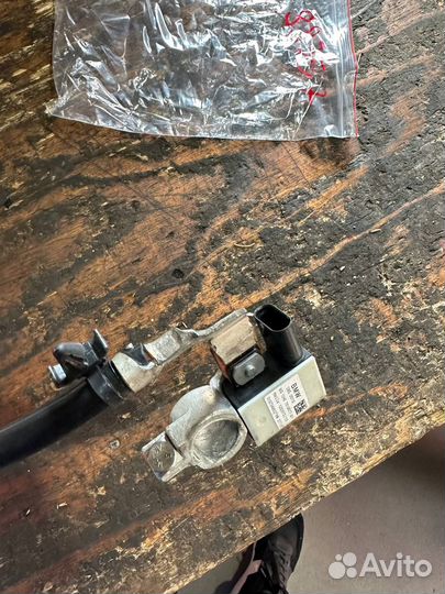 Клемма аккумуляторная минусовая с датчиком ABS