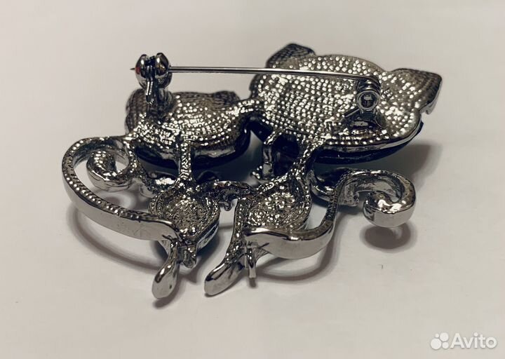 Брошь с перламутром Кошечки, новая