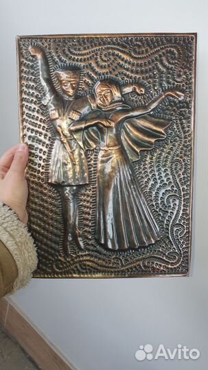 Панно чеканки