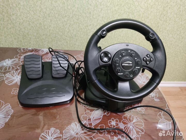 Игровой руль с педалями