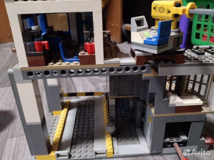 Lego city полицейский участок