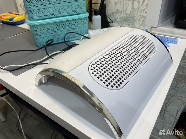 Вытяжка / пылесос для маникюра