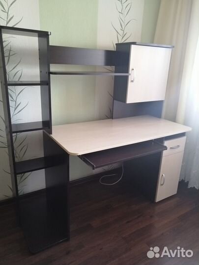 Письменный стол
