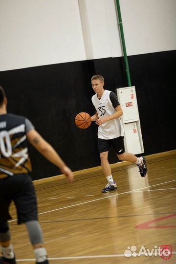 Тренер по баскетболу