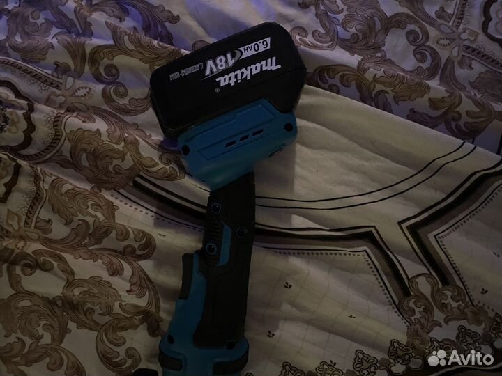 Аккумуляторная болгарка makita