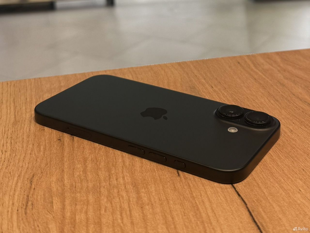 iPhone 16, 128 ГБ, SIM + eSIM