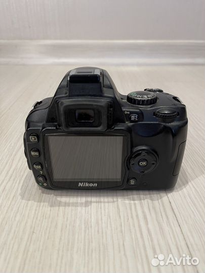 Зеркальный фотоаппарат Nikon D40