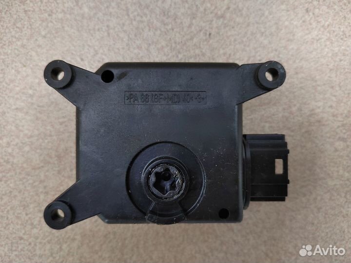 Мотор заслонки печки VW Polo Sedan 309368301