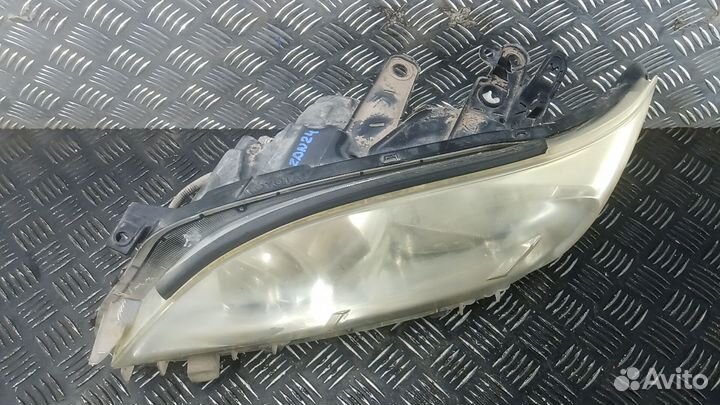 Фара левая Toyota RAV4