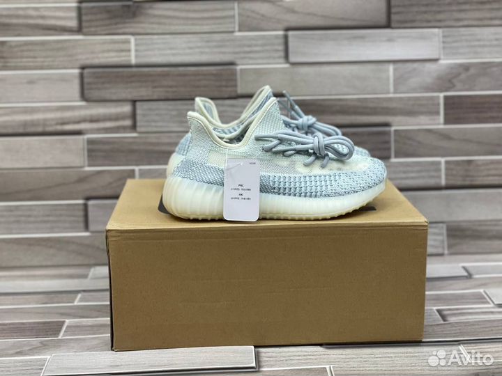 Кроссовки Adidas Yeezy Boost 350 v2 Cloud White