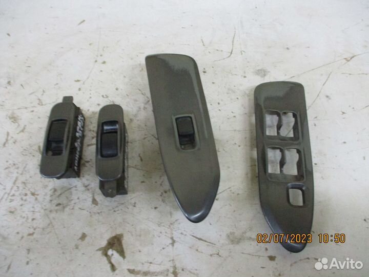 Кнопка стеклоподъемника двери Митсубиси лансер 9