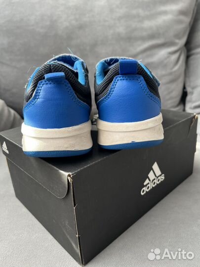 Кроссовки adidas