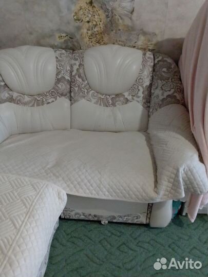 Кожаный угловой диван бу