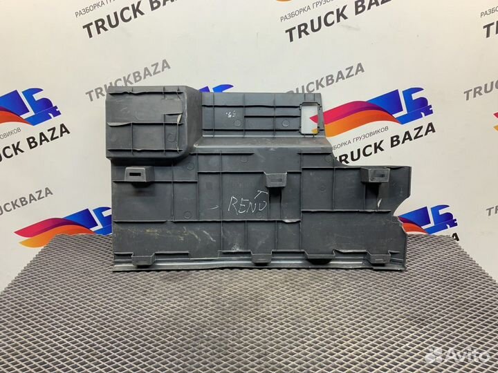 Накладка правого бардачка Renault T