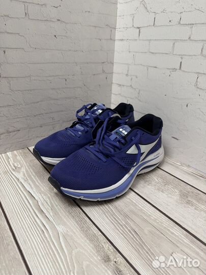 Кроссовки мужские 40