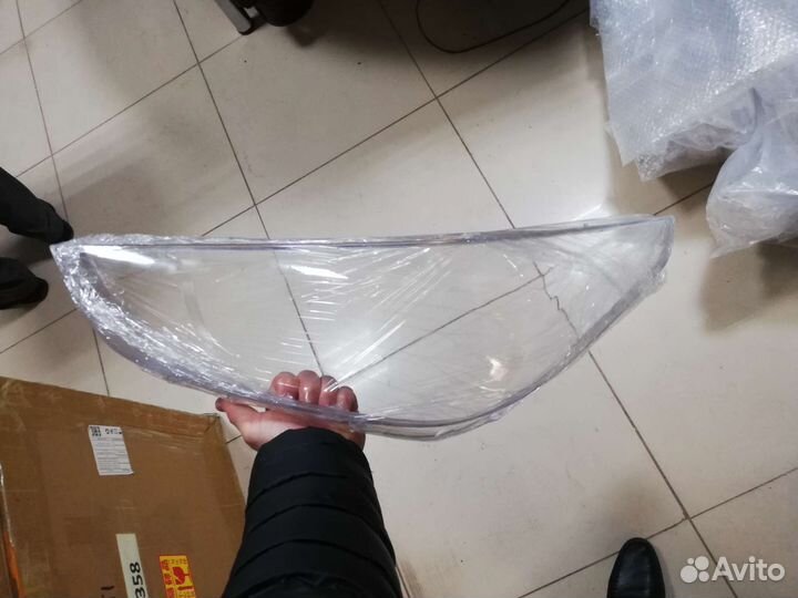 Стекло фары (иномарки)