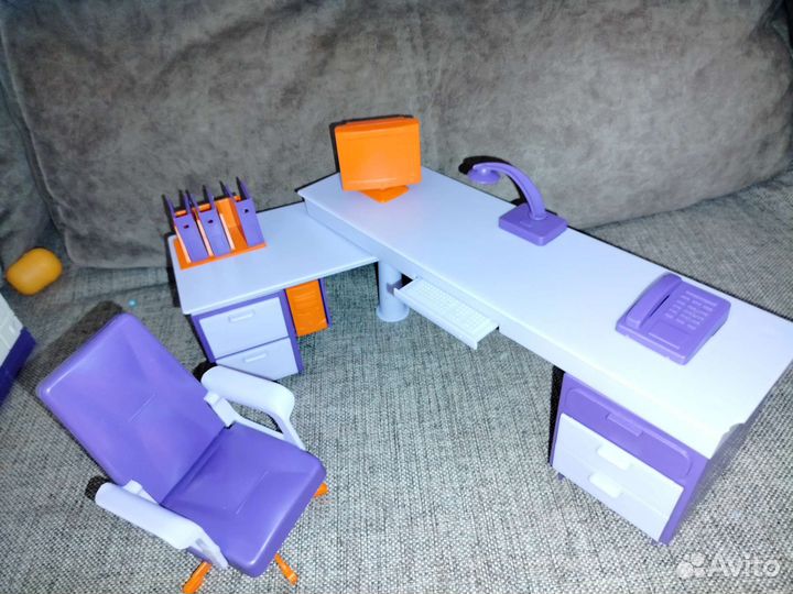 Кукольный домик с мебелью