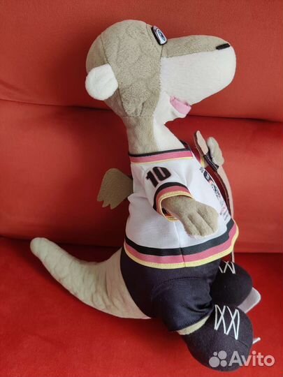 Талисман динозавр Урмель, значок, клюшка