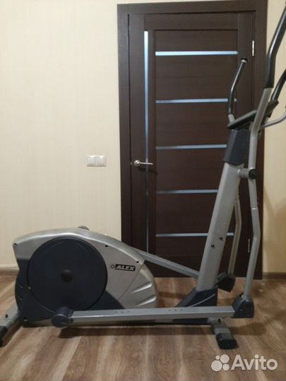 Эллиптический тренажёр