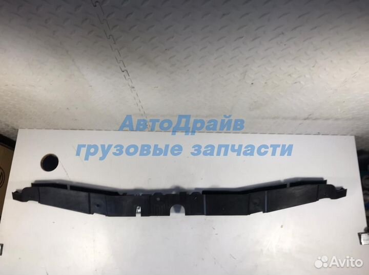 Накладка переднего бампера центральная Volvo FMX