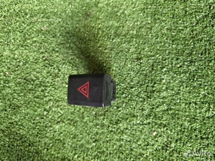 Кнопка аварийки 3793710 Datsun