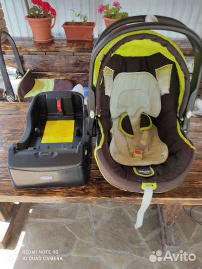 Детское автокресло Chicco 0 - 6 кг