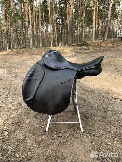 Универсальное седло для лошади
