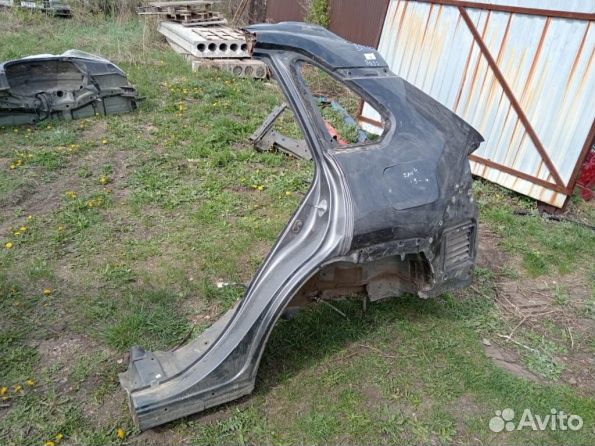 Левая задняя четверть Toyota RAV4 XA50