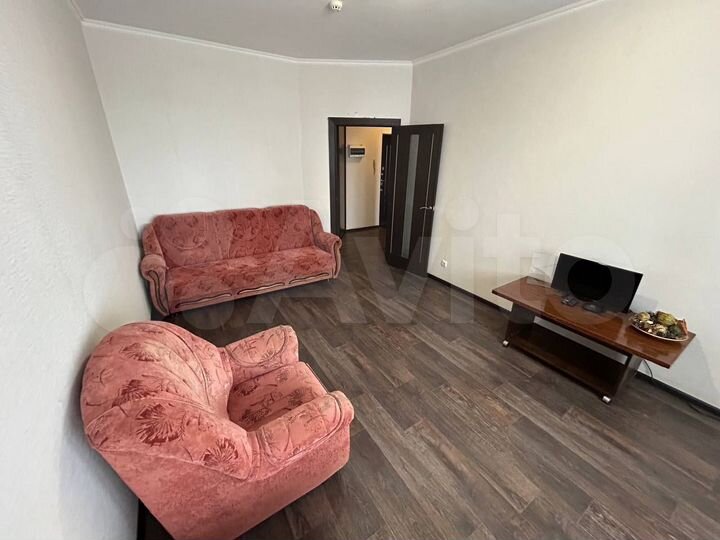 2-к. квартира, 65 м², 8/10 эт.