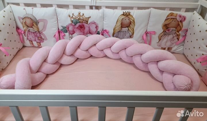 Бортики в детскую кроватку с косичкой
