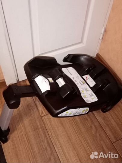 Doona вкладыш и база isofix