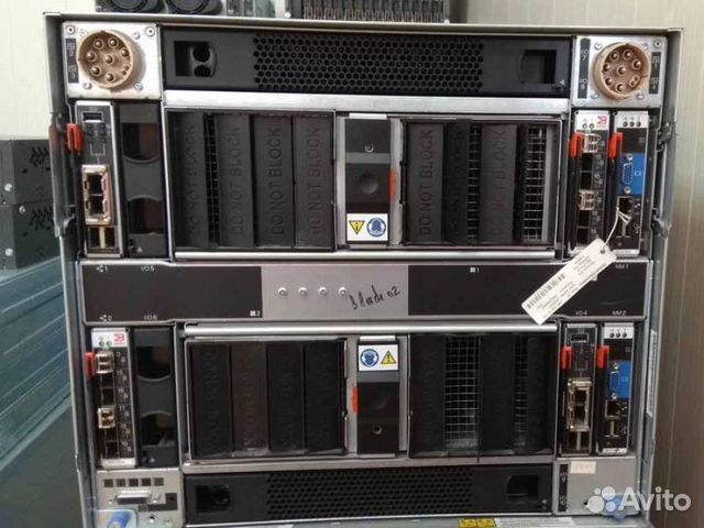 Блейд-шасси IBM BladeCenter H 88524TG в сборе с с