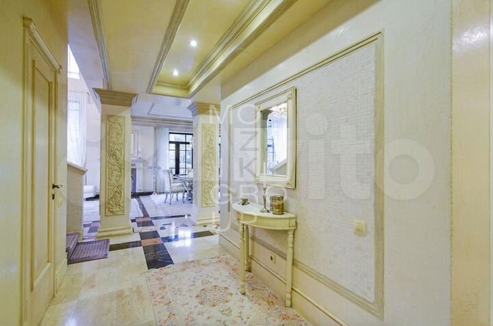 Дом 350 м² на участке 17 сот.