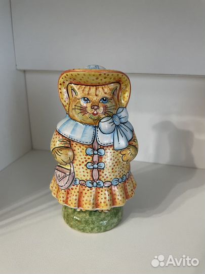 Фигурка кошки, в отличном состоянии