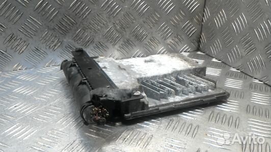 Блок управления двс volkswagen passat B6 (7BN17PC0