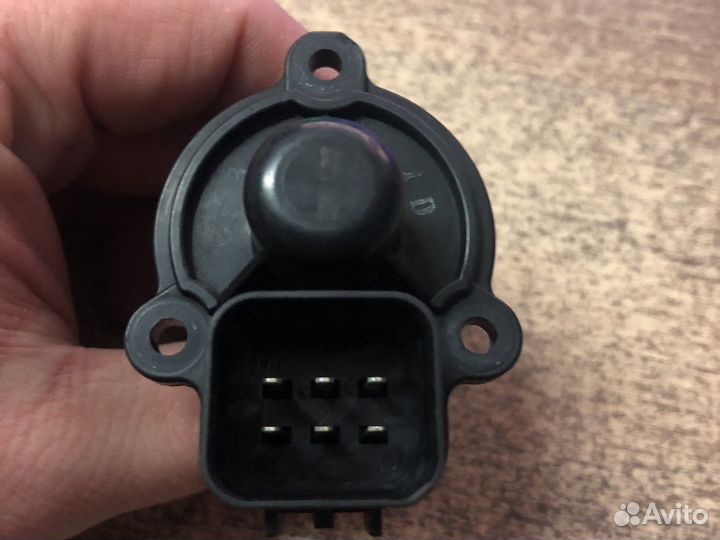 Клапан холостого хода Mitsubishi MD614918