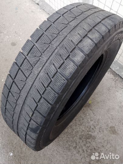 Bridgestone Blizzak Revo GZ 205/65 R15 96S