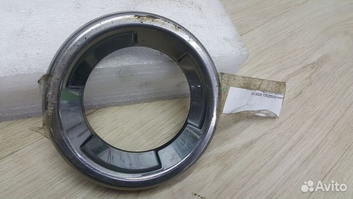 Облицовка фары правая хром Subaru outback 2017