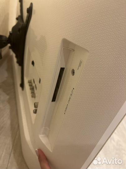 Телевизор LG 32LJ519U