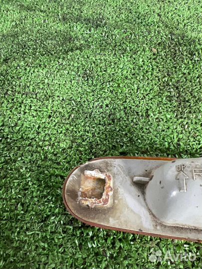 Повторитель бампера передний правый Toyota Celica