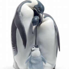 Фарфоровая фигурка Lladro Семья пингвинов 01008696