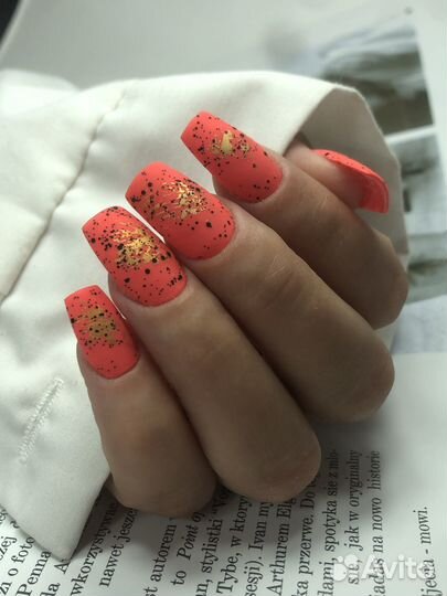 Модель на маникюр