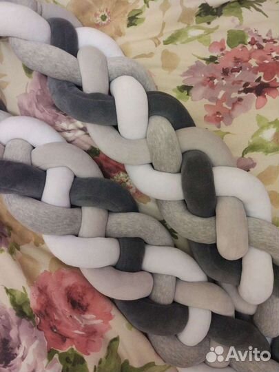 Бортик коса в кроватку