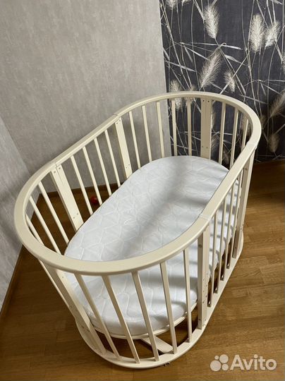 Матрас в овальную кроватку