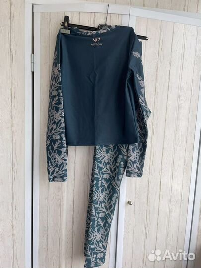 Костюм и майки для тренировок