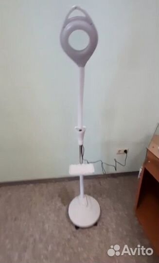 Лампа лупа новая. В упаковке. Тщательно читайте оп