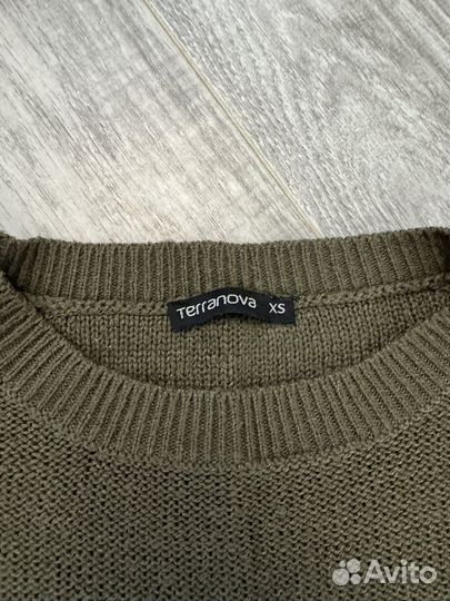 Свитер женский